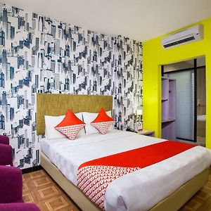 Oyo 119 Belvena Hotel